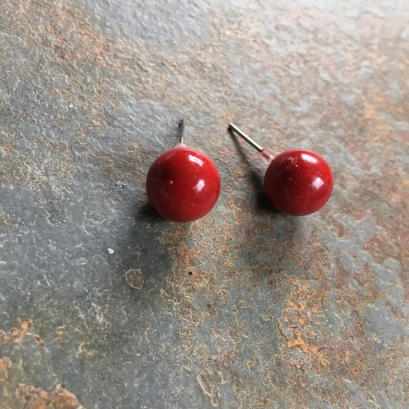 🎈 Sale 🎈 2 for $10 NWOT big red ball earrings retro vibe work or party - Picture 4 of 4